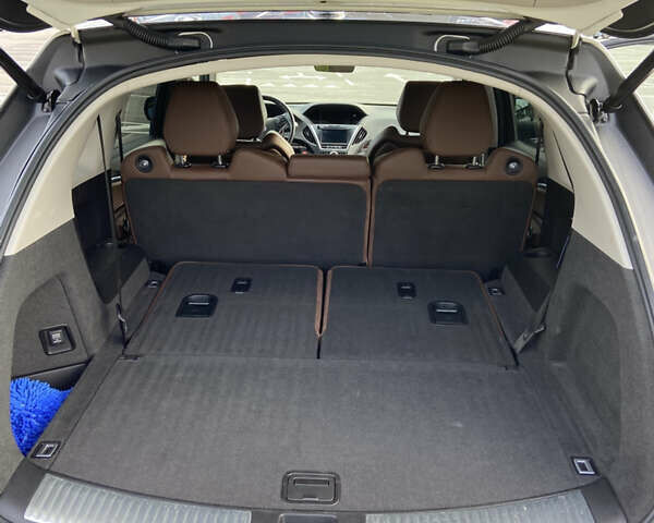 Белый Акура МДХ, объемом двигателя 3.5 л и пробегом 102 тыс. км за 22000 $, фото 10 на Automoto.ua