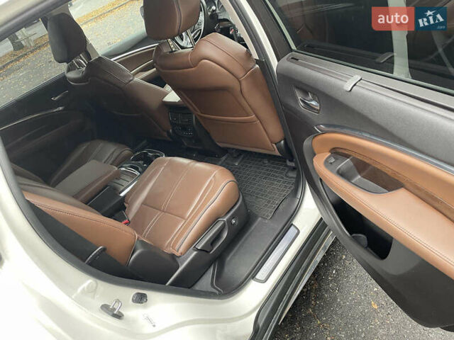 Белый Акура МДХ, объемом двигателя 3.47 л и пробегом 88 тыс. км за 28200 $, фото 4 на Automoto.ua