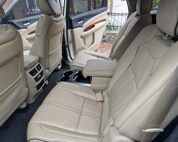 Белый Акура МДХ, объемом двигателя 3.47 л и пробегом 130 тыс. км за 20900 $, фото 12 на Automoto.ua