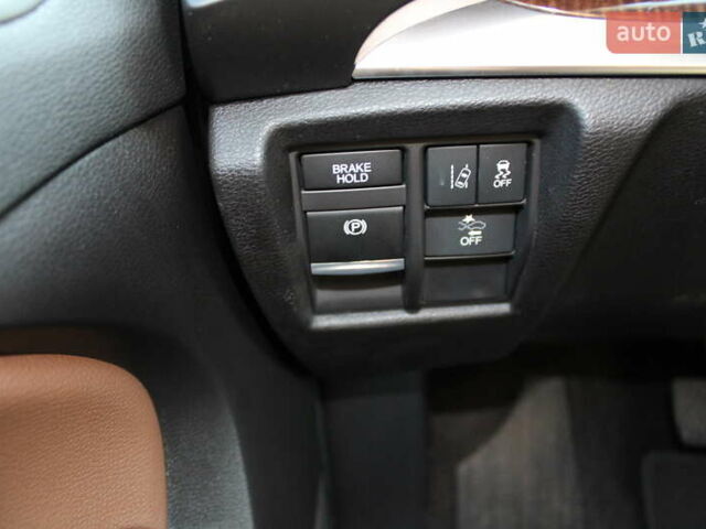 Белый Акура МДХ, объемом двигателя 3.5 л и пробегом 80 тыс. км за 26000 $, фото 27 на Automoto.ua