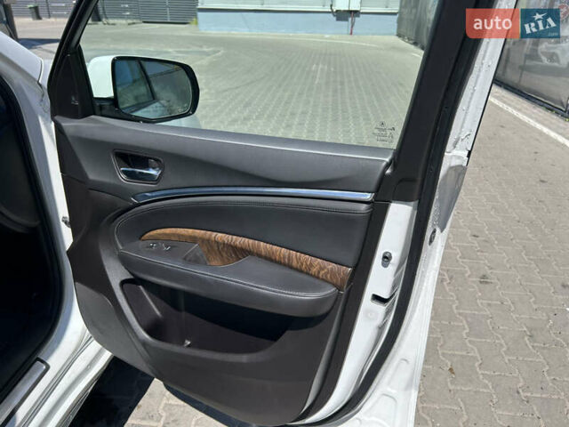 Белый Акура МДХ, объемом двигателя 3.47 л и пробегом 153 тыс. км за 31000 $, фото 9 на Automoto.ua