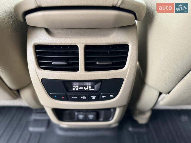 Черный Акура МДХ, объемом двигателя 3.47 л и пробегом 95 тыс. км за 28900 $, фото 26 на Automoto.ua