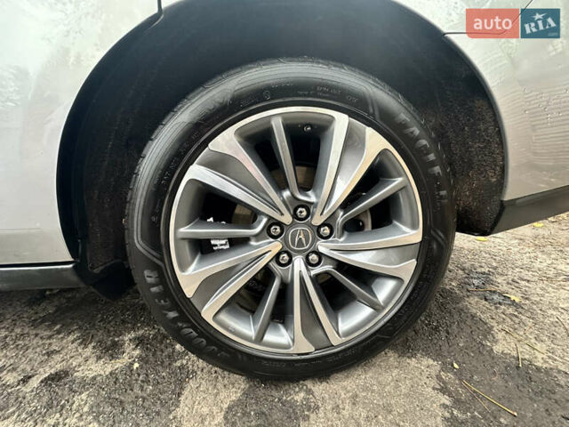Сірий Акура МДХ, об'ємом двигуна 3.47 л та пробігом 137 тис. км за 21000 $, фото 4 на Automoto.ua