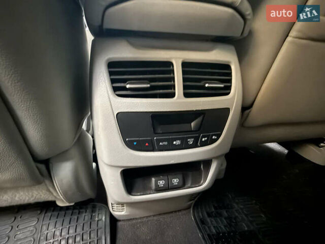 Сірий Акура МДХ, об'ємом двигуна 3.47 л та пробігом 98 тис. км за 26200 $, фото 24 на Automoto.ua