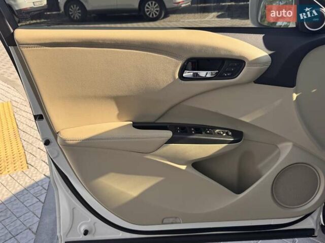 Белый Акура РДХ, объемом двигателя 3.47 л и пробегом 160 тыс. км за 15300 $, фото 7 на Automoto.ua