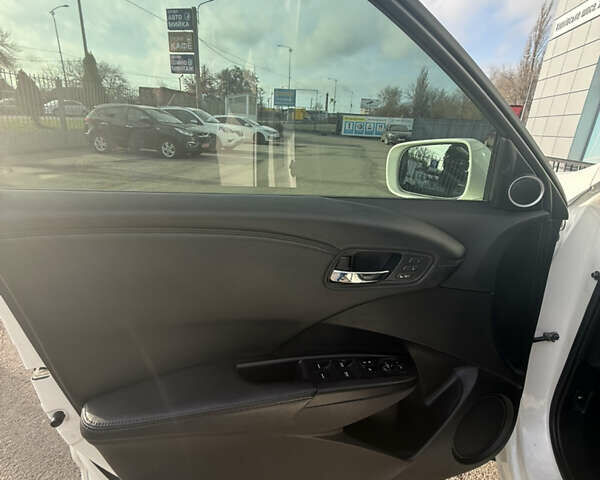 Білий Акура РДХ, об'ємом двигуна 3.5 л та пробігом 130 тис. км за 16200 $, фото 10 на Automoto.ua