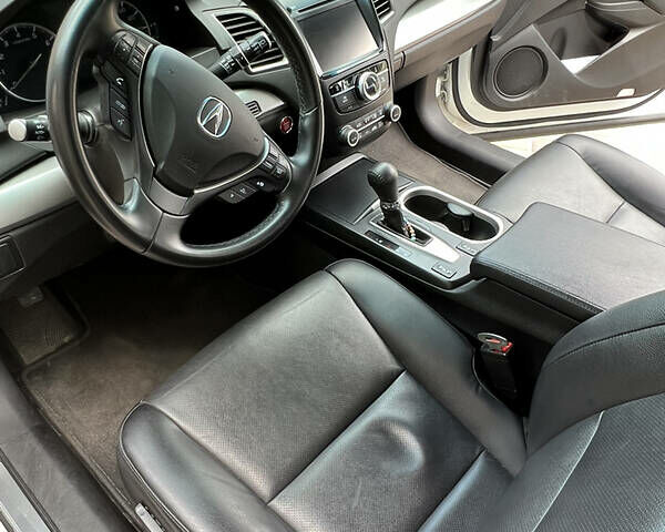 Акура РДХ 2017 в Полтаве на Automoto.ua Белый Акура РДХ, объемом двигателя 3.5 л и пробегом 106 тыс. км за 17200 $, фото 5 на Automoto.ua