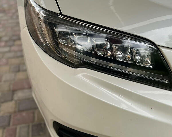 Акура РДХ 2017 в Полтаве на Automoto.ua Белый Акура РДХ, объемом двигателя 3.5 л и пробегом 106 тыс. км за 17200 $, фото 4 на Automoto.ua