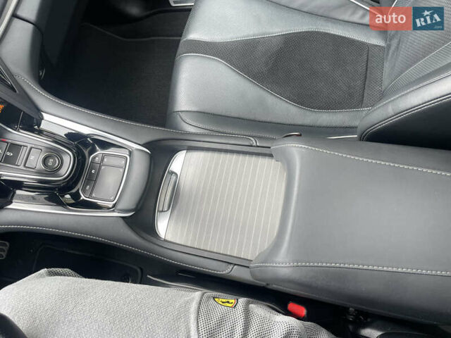 Белый Акура РДХ, объемом двигателя 2 л и пробегом 42 тыс. км за 32000 $, фото 2 на Automoto.ua