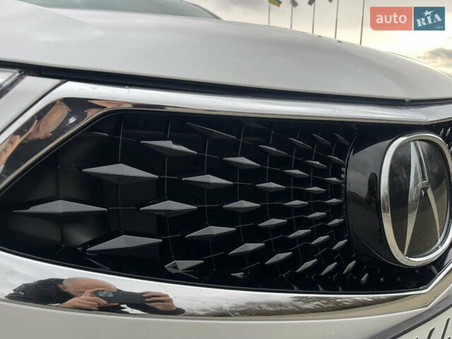 Белый Акура РДХ, объемом двигателя 2 л и пробегом 49 тыс. км за 28000 $, фото 7 на Automoto.ua