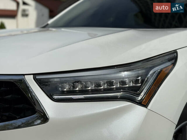 Белый Акура РДХ, объемом двигателя 2 л и пробегом 25 тыс. км за 28900 $, фото 2 на Automoto.ua