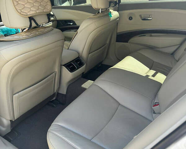 Белый Акура РЛХ, объемом двигателя 3.48 л и пробегом 228 тыс. км за 18000 $, фото 6 на Automoto.ua