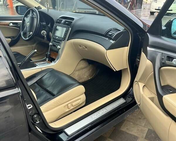 Чорний Акура TL, об'ємом двигуна 3.2 л та пробігом 286 тис. км за 7800 $, фото 6 на Automoto.ua