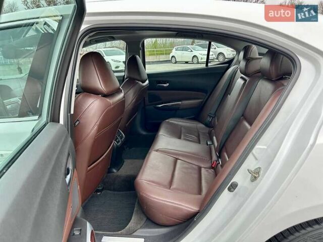 Белый Акура ТЛХ, объемом двигателя 2.35 л и пробегом 206 тыс. км за 13999 $, фото 31 на Automoto.ua