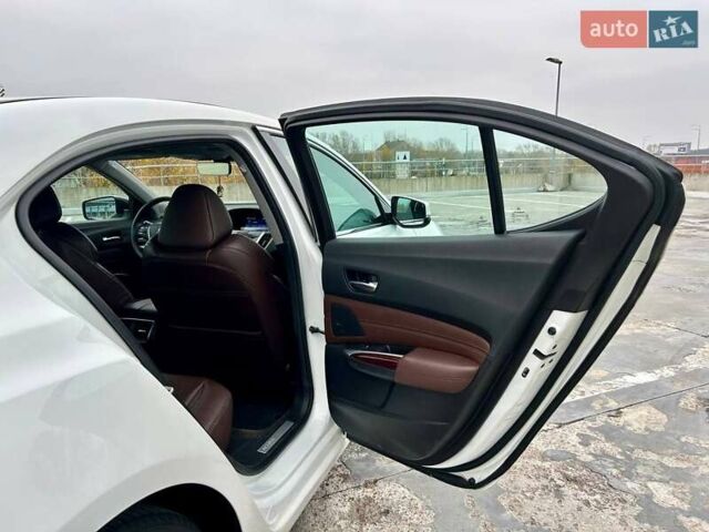 Белый Акура ТЛХ, объемом двигателя 2.35 л и пробегом 206 тыс. км за 13999 $, фото 6 на Automoto.ua