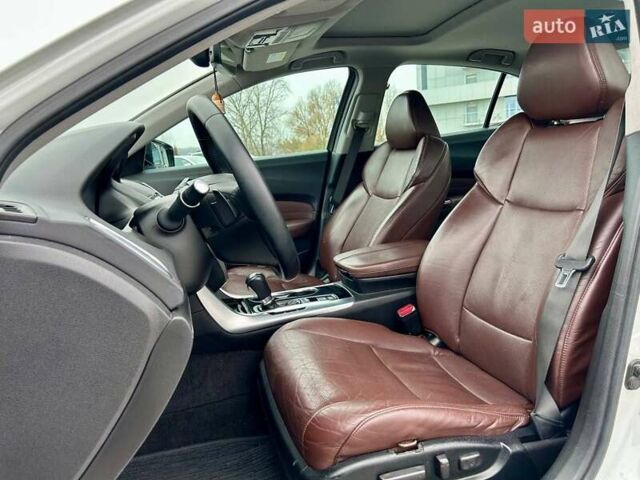 Белый Акура ТЛХ, объемом двигателя 2.35 л и пробегом 206 тыс. км за 13999 $, фото 4 на Automoto.ua