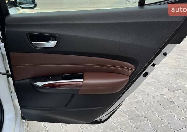 Белый Акура ТЛХ, объемом двигателя 2.36 л и пробегом 107 тыс. км за 13699 $, фото 33 на Automoto.ua