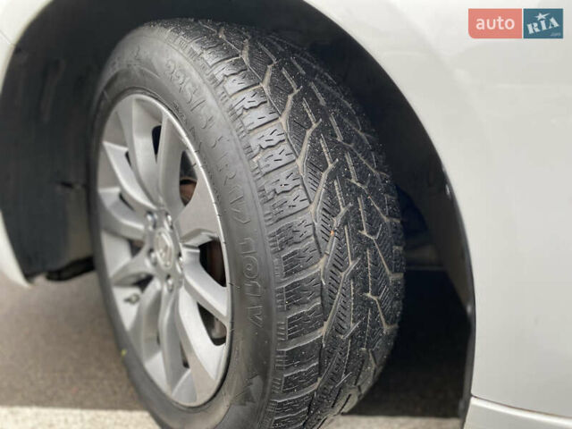 Белый Акура ТЛХ, объемом двигателя 2.36 л и пробегом 199 тыс. км за 14500 $, фото 17 на Automoto.ua