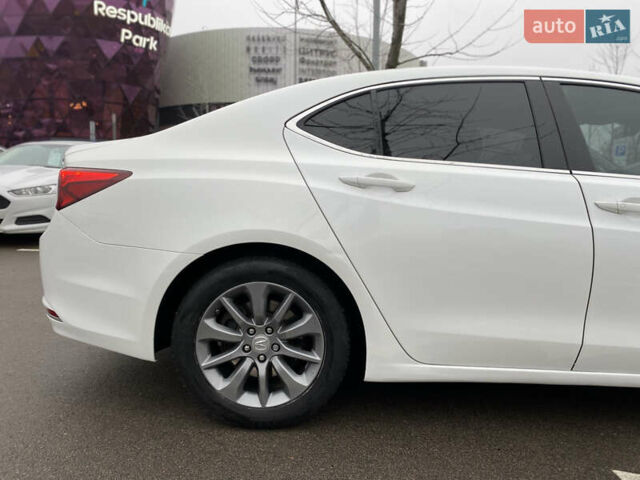 Белый Акура ТЛХ, объемом двигателя 2.36 л и пробегом 199 тыс. км за 14500 $, фото 4 на Automoto.ua