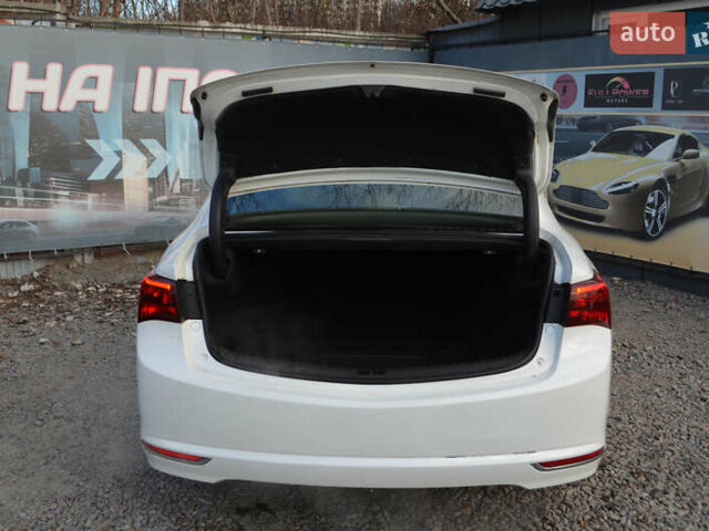 Білий Акура ТЛХ, об'ємом двигуна 2.36 л та пробігом 216 тис. км за 12900 $, фото 8 на Automoto.ua