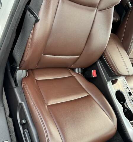 Белый Акура ТЛХ, объемом двигателя 2.36 л и пробегом 107 тыс. км за 13699 $, фото 37 на Automoto.ua