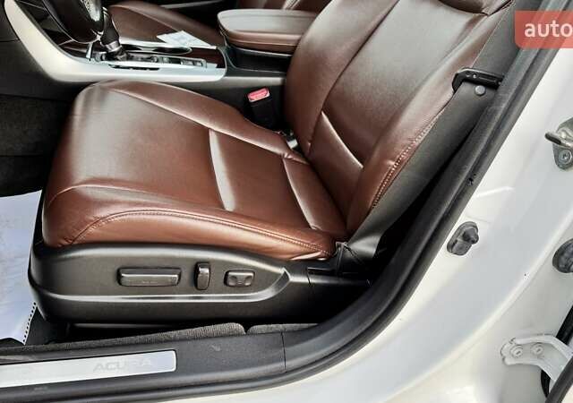 Белый Акура ТЛХ, объемом двигателя 2.36 л и пробегом 107 тыс. км за 13699 $, фото 20 на Automoto.ua