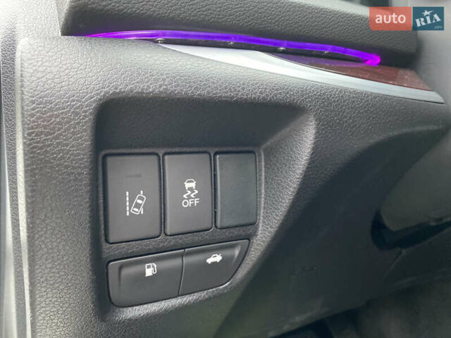 Белый Акура ТЛХ, объемом двигателя 2.36 л и пробегом 199 тыс. км за 14500 $, фото 22 на Automoto.ua