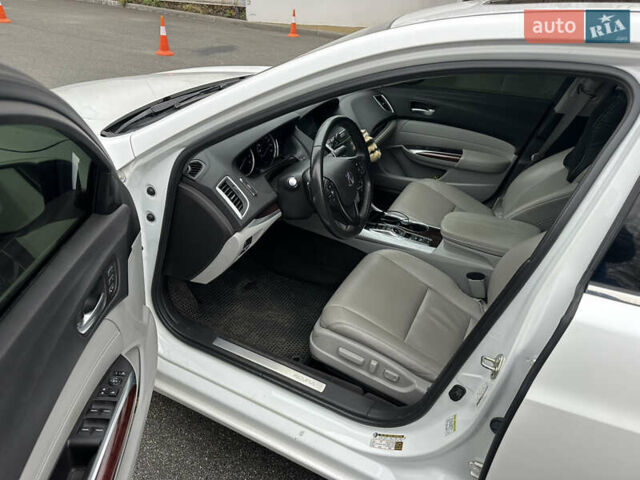 Білий Акура ТЛХ, об'ємом двигуна 3.47 л та пробігом 99 тис. км за 16500 $, фото 7 на Automoto.ua