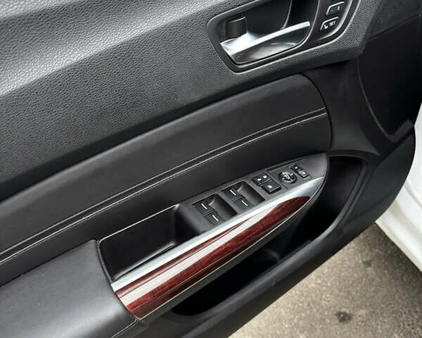 Білий Акура ТЛХ, об'ємом двигуна 2.36 л та пробігом 188 тис. км за 14200 $, фото 19 на Automoto.ua