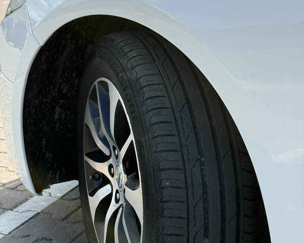 Акура ТЛХ 2016 у Житомирі на Automoto.ua Білий Акура ТЛХ, об'ємом двигуна 2.36 л та пробігом 105 тис. км за 16500 $, фото 21 на Automoto.ua