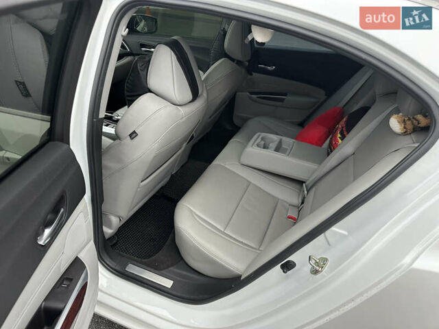 Білий Акура ТЛХ, об'ємом двигуна 3.47 л та пробігом 99 тис. км за 16500 $, фото 8 на Automoto.ua