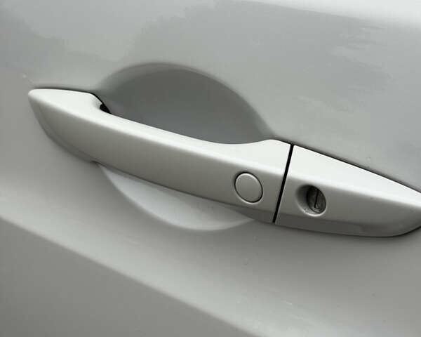 Білий Акура ТЛХ, об'ємом двигуна 2.36 л та пробігом 188 тис. км за 14200 $, фото 17 на Automoto.ua