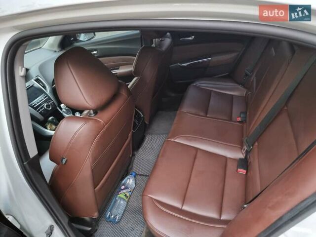 Білий Акура ТЛХ, об'ємом двигуна 2.36 л та пробігом 130 тис. км за 15800 $, фото 4 на Automoto.ua