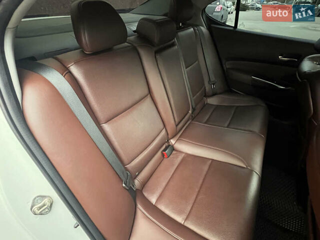 Белый Акура ТЛХ, объемом двигателя 3.47 л и пробегом 149 тыс. км за 17500 $, фото 7 на Automoto.ua