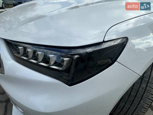 Белый Акура ТЛХ, объемом двигателя 2.36 л и пробегом 117 тыс. км за 15800 $, фото 5 на Automoto.ua