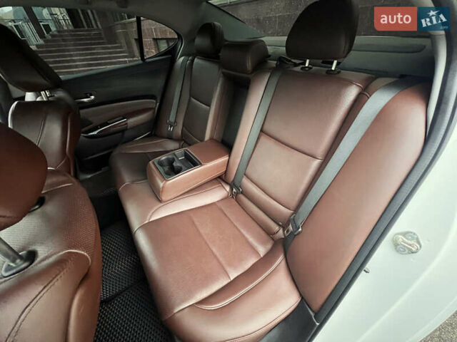 Белый Акура ТЛХ, объемом двигателя 3.47 л и пробегом 149 тыс. км за 17500 $, фото 8 на Automoto.ua