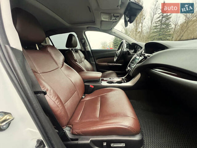 Белый Акура ТЛХ, объемом двигателя 3.47 л и пробегом 149 тыс. км за 17500 $, фото 9 на Automoto.ua