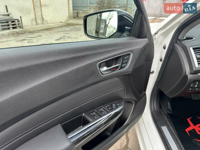 Белый Акура ТЛХ, объемом двигателя 2.36 л и пробегом 117 тыс. км за 15800 $, фото 19 на Automoto.ua