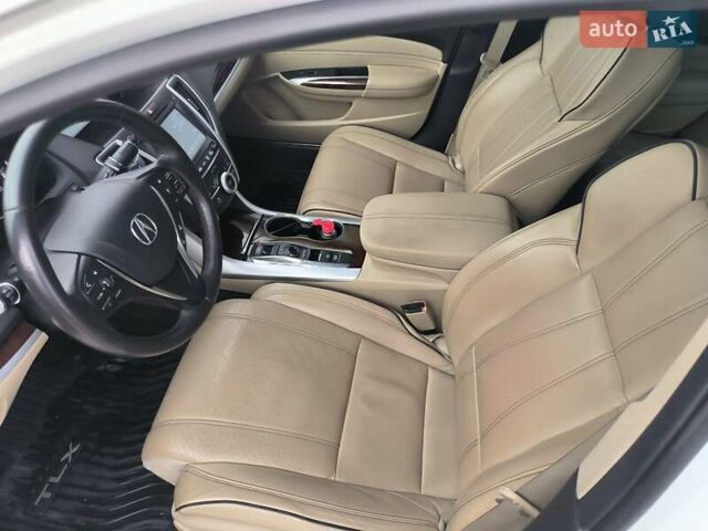 Белый Акура ТЛХ, объемом двигателя 3.5 л и пробегом 146 тыс. км за 16800 $, фото 2 на Automoto.ua