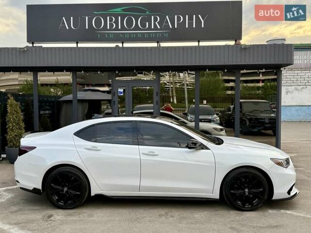 Белый Акура ТЛХ, объемом двигателя 2.36 л и пробегом 54 тыс. км за 16900 $, фото 6 на Automoto.ua