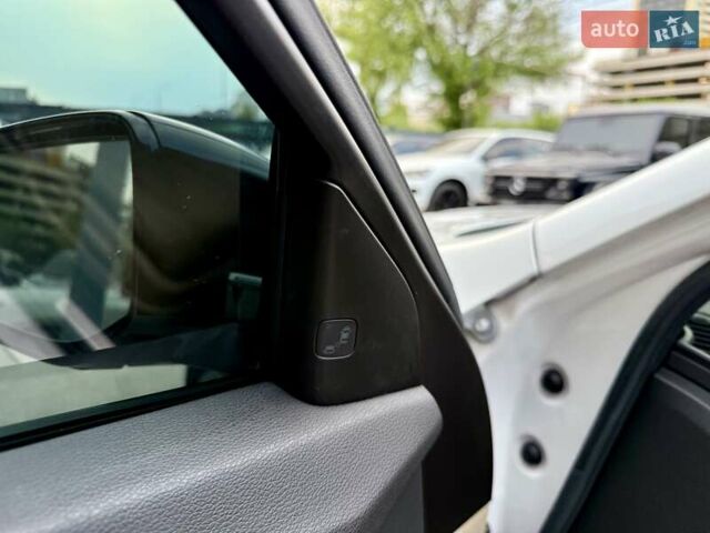 Белый Акура ТЛХ, объемом двигателя 2.36 л и пробегом 54 тыс. км за 16900 $, фото 32 на Automoto.ua