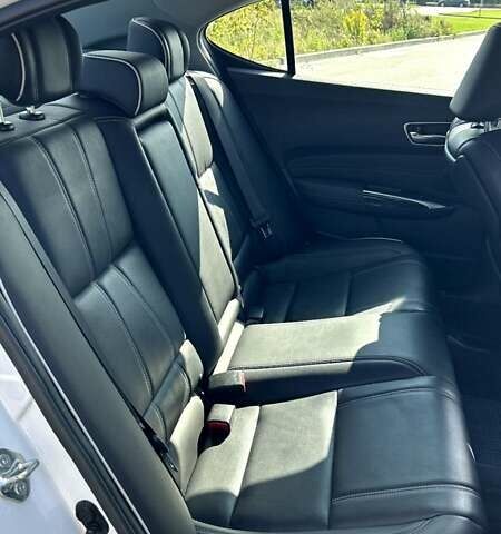 Белый Акура ТЛХ, объемом двигателя 3.47 л и пробегом 100 тыс. км за 24999 $, фото 1 на Automoto.ua
