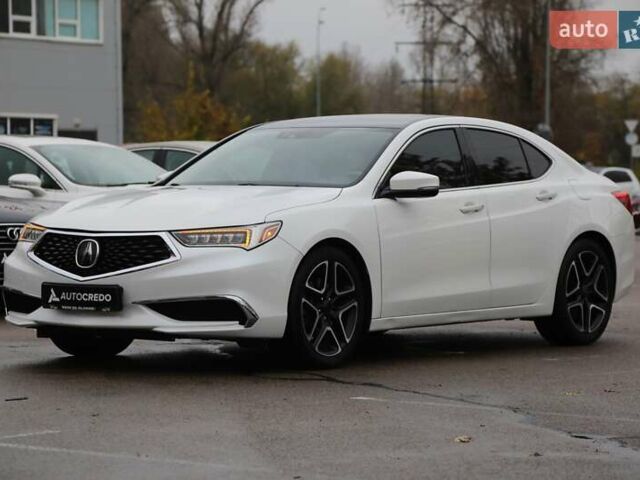Белый Акура ТЛХ, объемом двигателя 2.36 л и пробегом 63 тыс. км за 18500 $, фото 2 на Automoto.ua