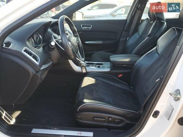 Белый Акура ТЛХ, объемом двигателя 3.5 л и пробегом 156 тыс. км за 4700 $, фото 6 на Automoto.ua