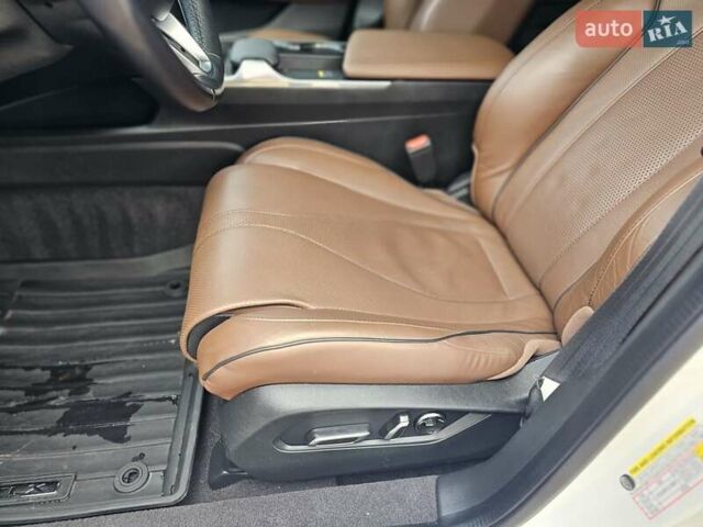 Білий Акура ТЛХ, об'ємом двигуна 2 л та пробігом 55 тис. км за 25499 $, фото 48 на Automoto.ua