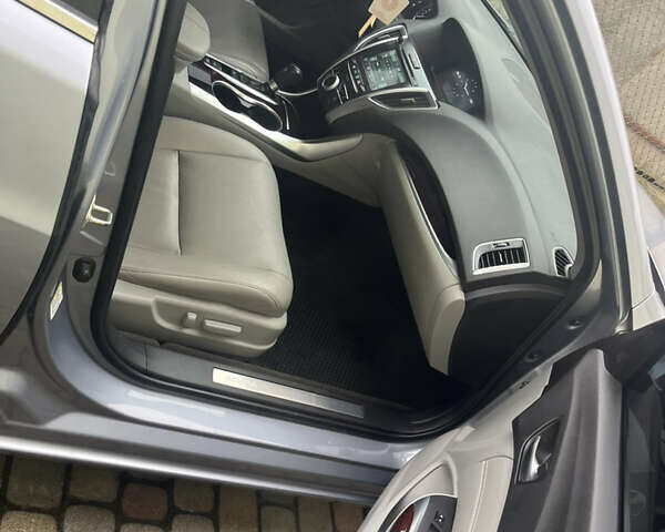 Серый Акура ТЛХ, объемом двигателя 2.36 л и пробегом 187 тыс. км за 14000 $, фото 11 на Automoto.ua