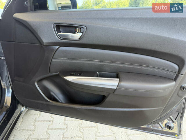 Серый Акура ТЛХ, объемом двигателя 3.47 л и пробегом 158 тыс. км за 12800 $, фото 27 на Automoto.ua