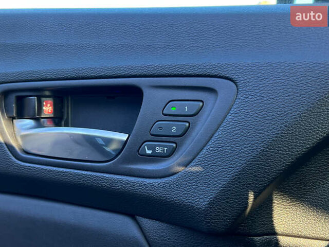 Серый Акура ТЛХ, объемом двигателя 2.36 л и пробегом 80 тыс. км за 15200 $, фото 19 на Automoto.ua