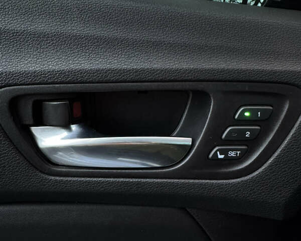 Сірий Акура ТЛХ, об'ємом двигуна 2.35 л та пробігом 140 тис. км за 11900 $, фото 20 на Automoto.ua