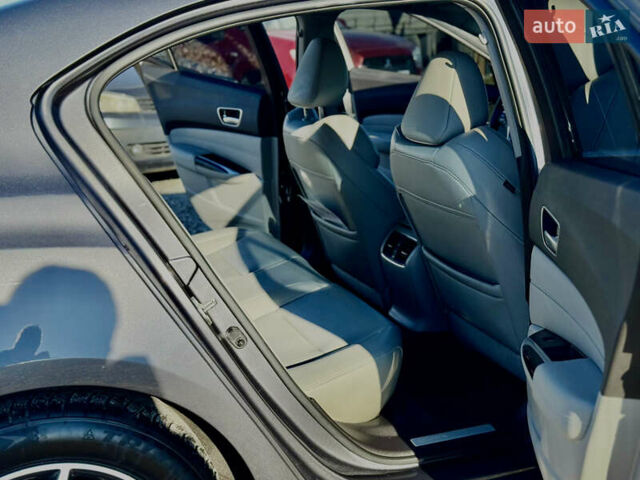 Серый Акура ТЛХ, объемом двигателя 2.36 л и пробегом 98 тыс. км за 16999 $, фото 54 на Automoto.ua